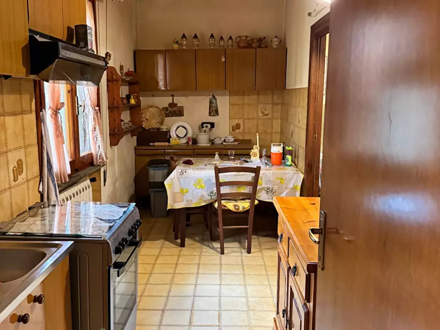 Immagine 9 di Casa semindipendente in vendita  a Lamporecchio