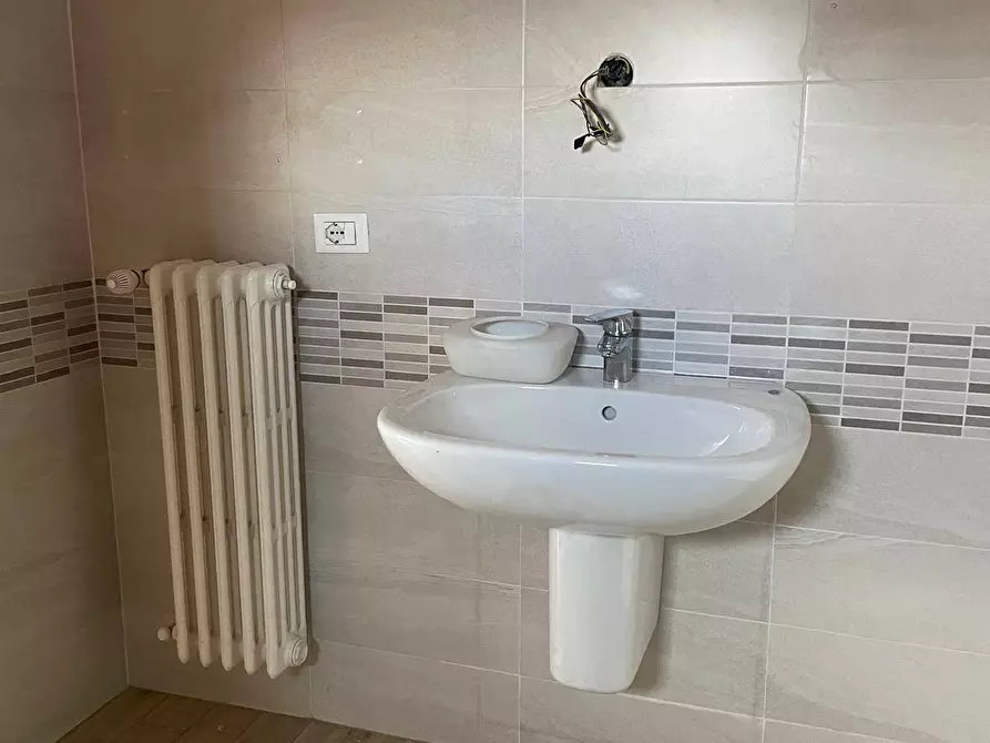 Immagine 33 di Appartamento in affitto  in VIA PAOLO REGIS 11 a Chivasso