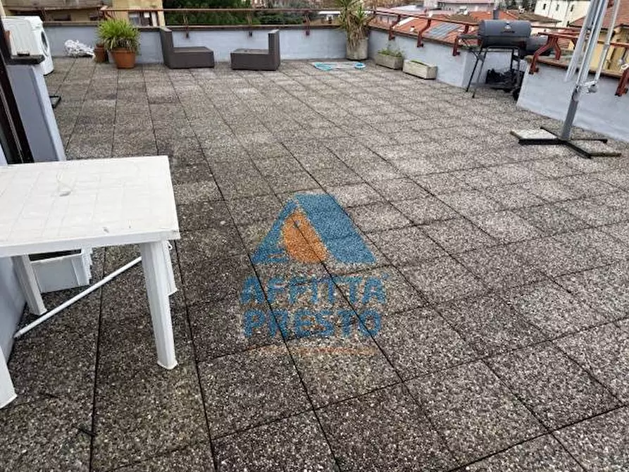 Immagine 13 di Attico in affitto  a Empoli