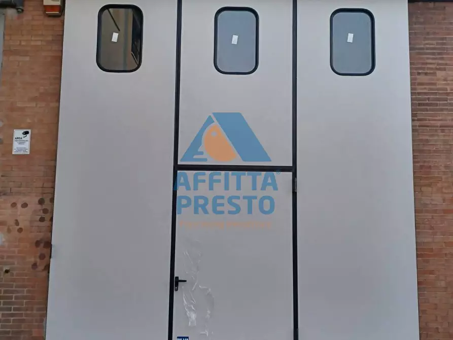 Immagine 15 di Laboratorio in affitto  a Santa Croce Sull'arno