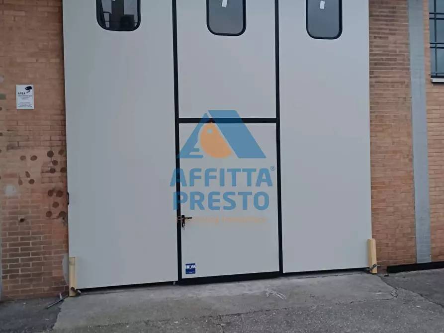 Immagine 17 di Laboratorio in affitto  a Santa Croce Sull'arno