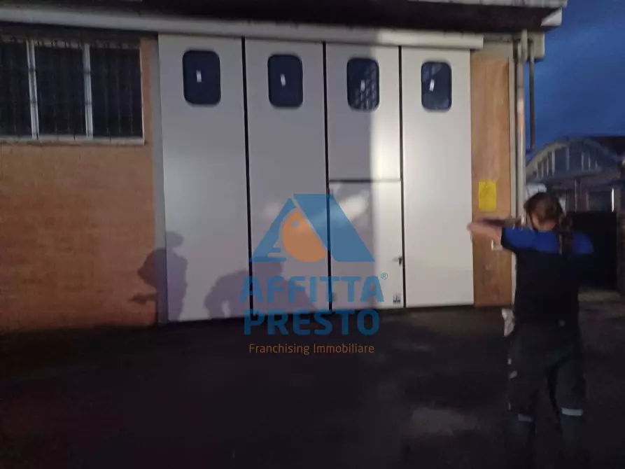 Immagine 19 di Laboratorio in affitto  a Santa Croce Sull'arno