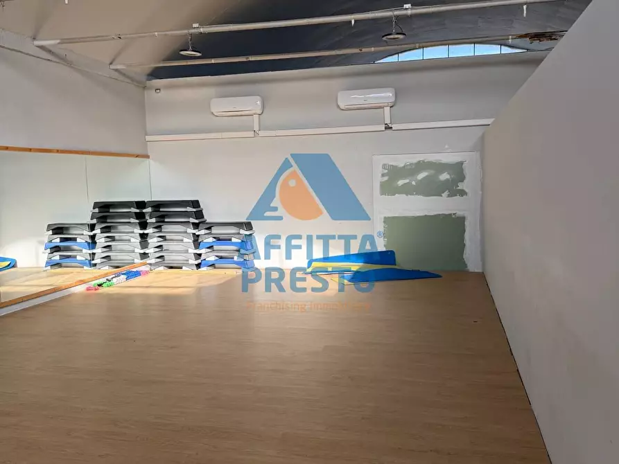 Immagine 1 di Magazzino in affitto  a Empoli