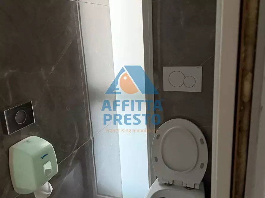 Immagine 15 di Magazzino in affitto  a Empoli