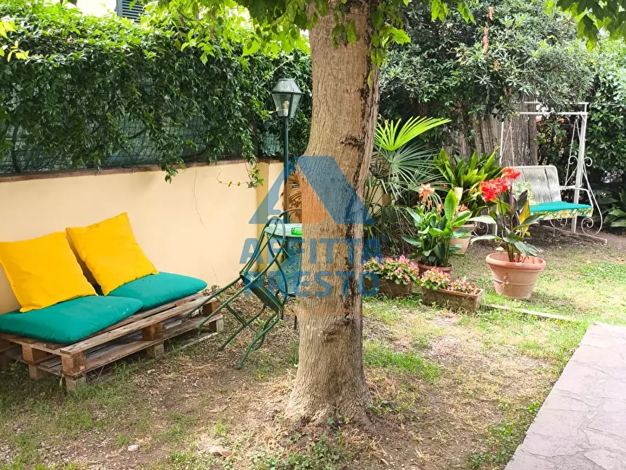 Immagine 12 di Casa indipendente in affitto  a Pietrasanta