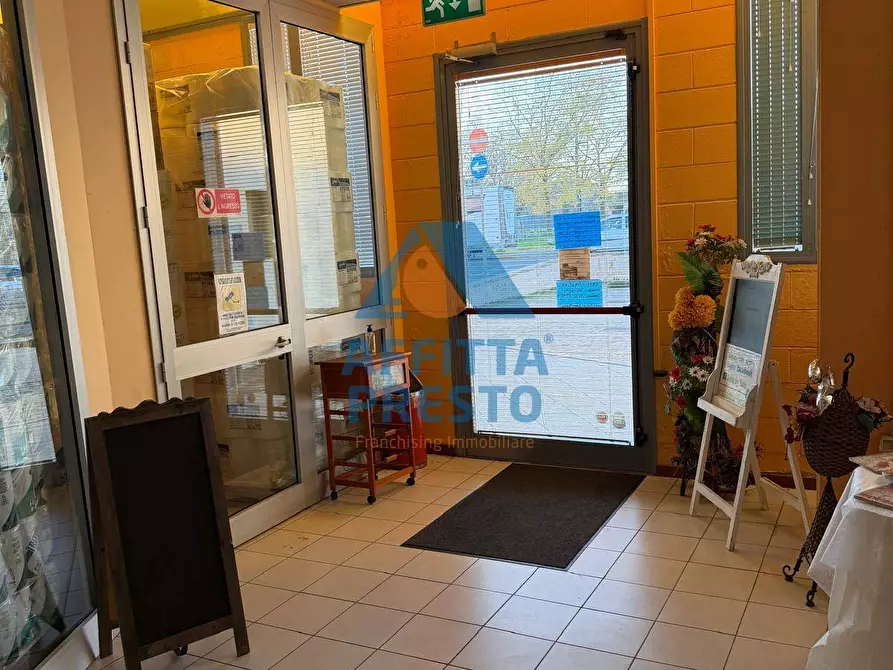 Immagine 1 di Attività commerciale in vendita  a Vinci