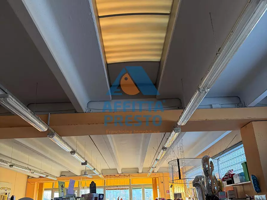 Immagine 8 di Attività commerciale in vendita  a Vinci