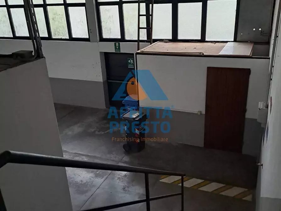 Immagine 4 di Attività commerciale in affitto  a Empoli