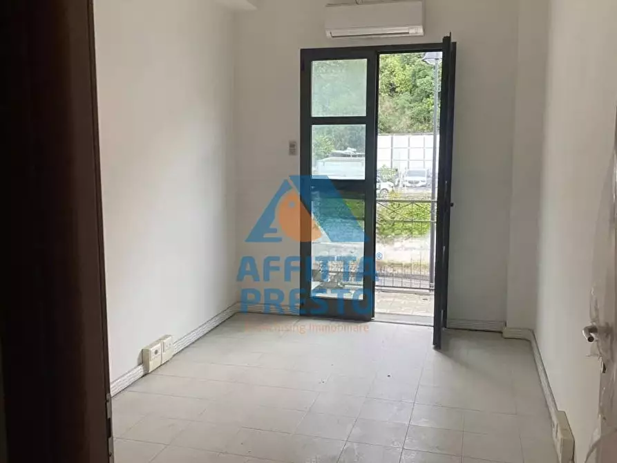 Immagine 1 di Ufficio in affitto  a Massa