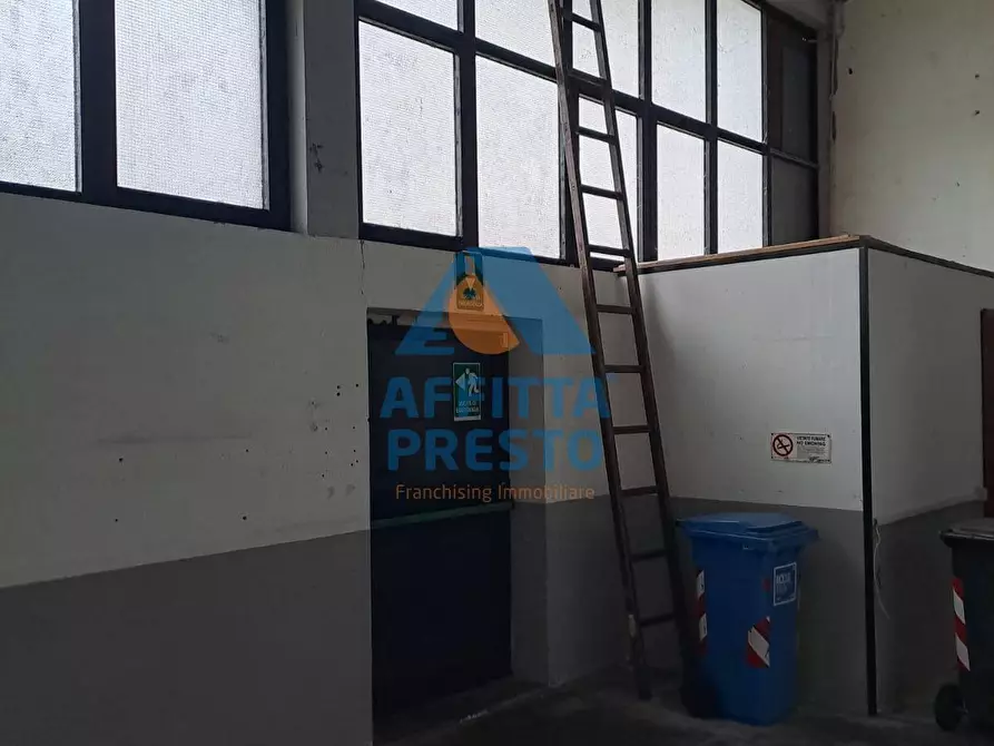 Immagine 7 di Attività commerciale in vendita  a Lamporecchio