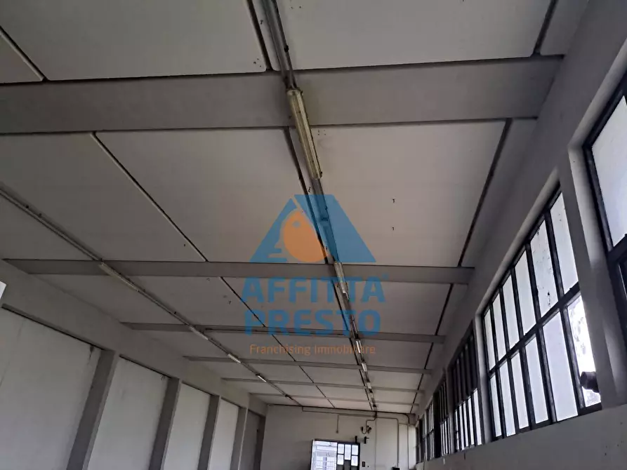 Immagine 13 di Attività commerciale in vendita  a Lamporecchio