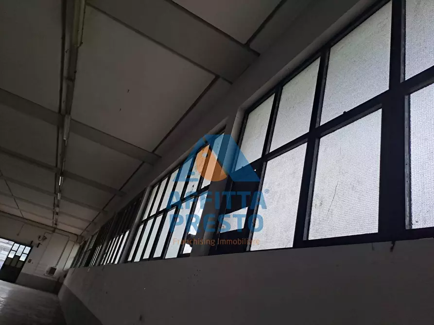 Immagine 18 di Attività commerciale in vendita  a Lamporecchio