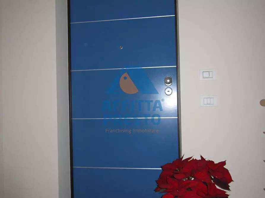 Immagine 18 di Appartamento in affitto  a Capraia E Limite