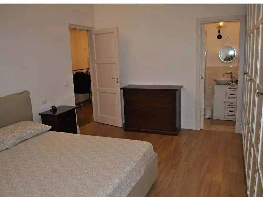 Immagine 7 di Appartamento in vendita  a Firenze