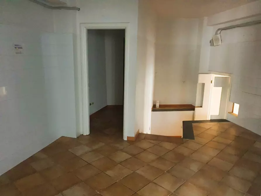 Immagine 20 di Attività commerciale in affitto  a Montelupo Fiorentino