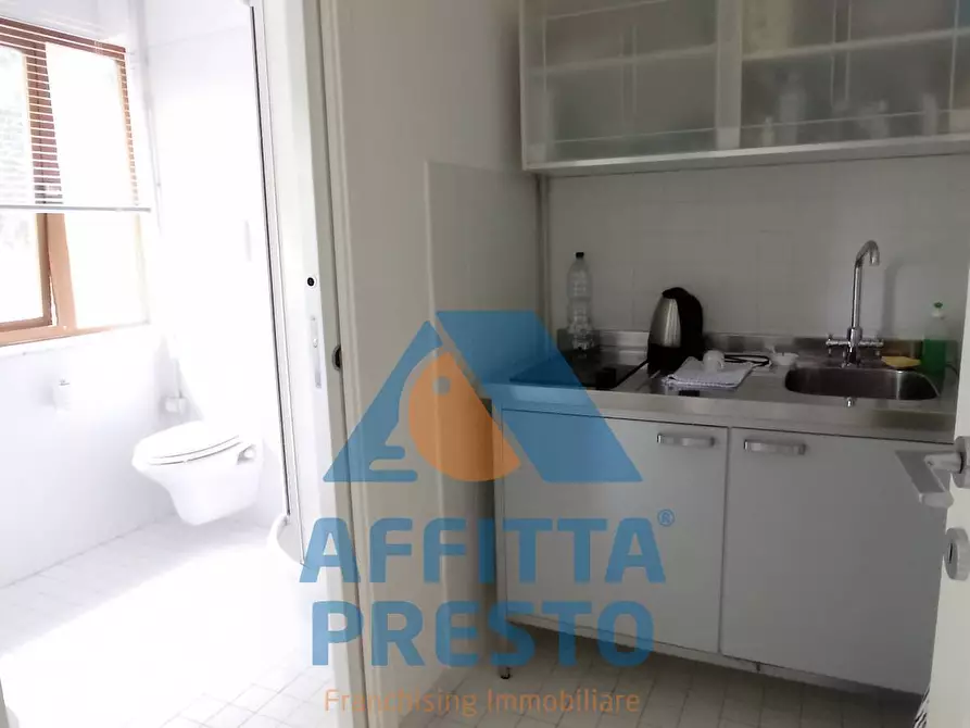 Immagine 2 di Ufficio in affitto  a Vinci