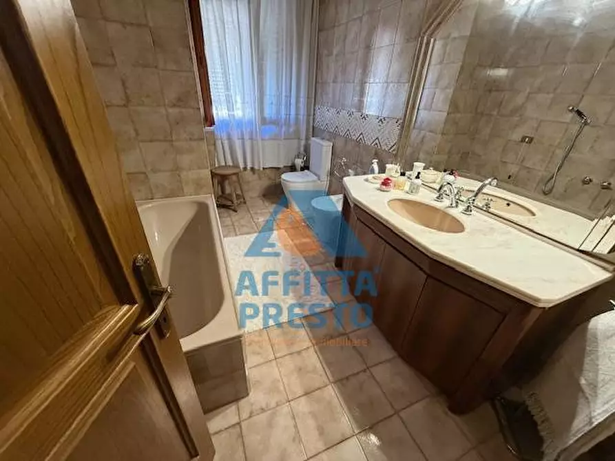 Immagine 5 di Camera in affitto  a Empoli