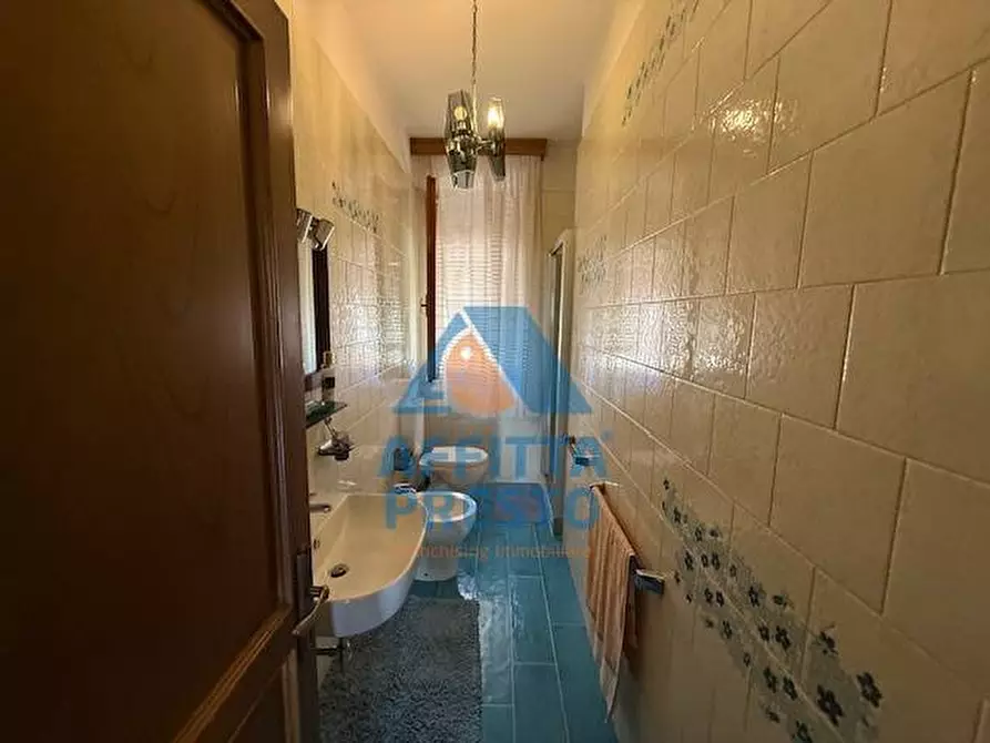 Immagine 9 di Camera in affitto  a Empoli