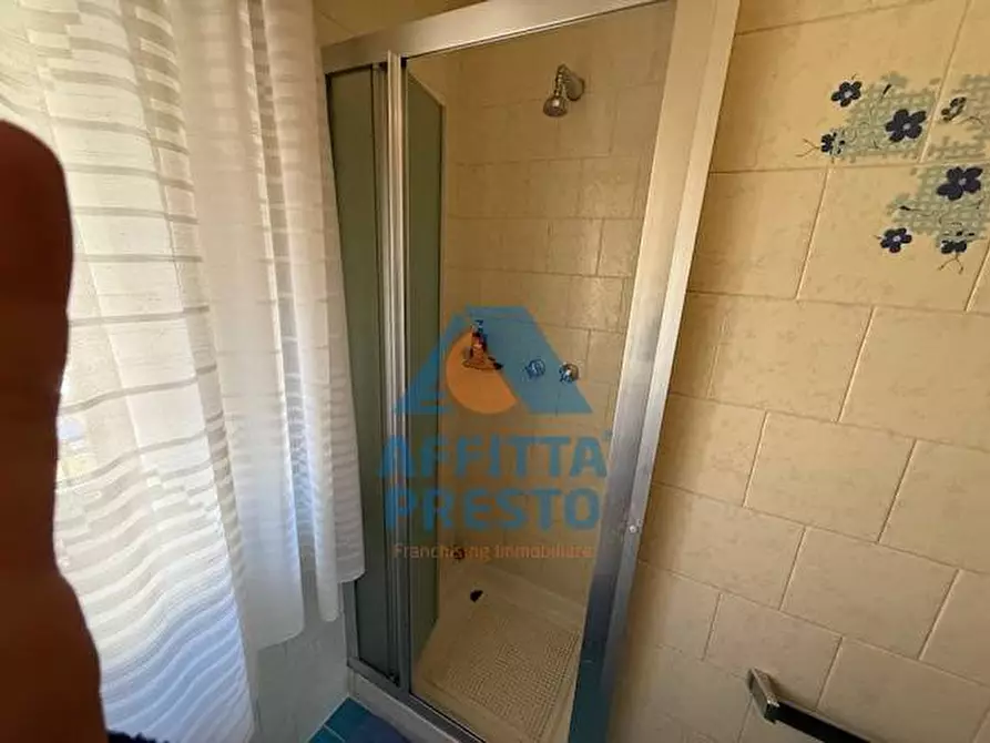 Immagine 10 di Camera in affitto  a Empoli