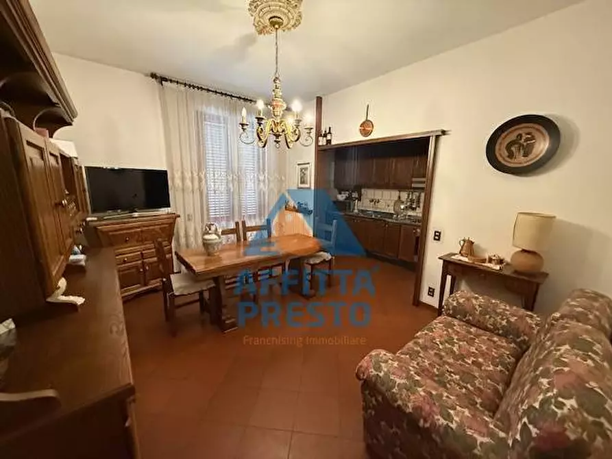 Immagine 12 di Camera in affitto  a Empoli