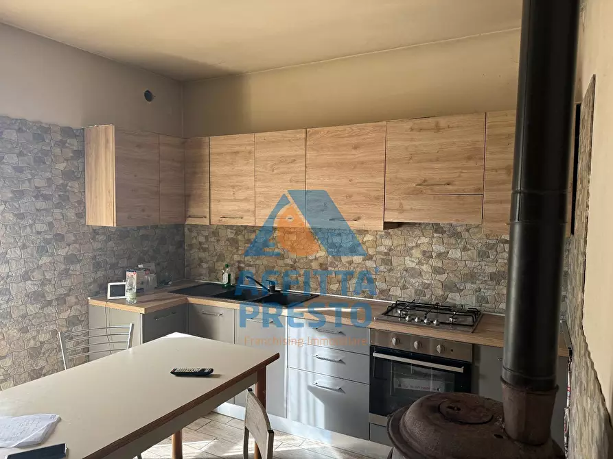 Immagine 1 di Appartamento in vendita  a Capraia E Limite