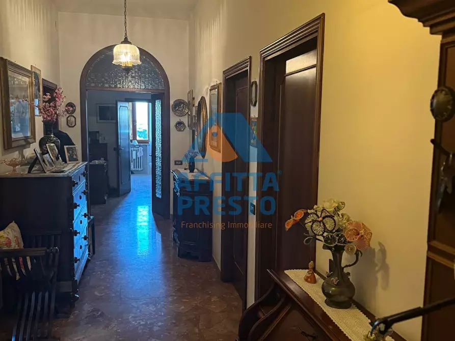 Immagine 2 di Appartamento in vendita  a Capraia E Limite