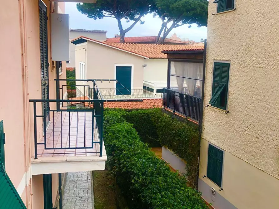 Immagine 2 di Appartamento in vendita  a Marciana Marina