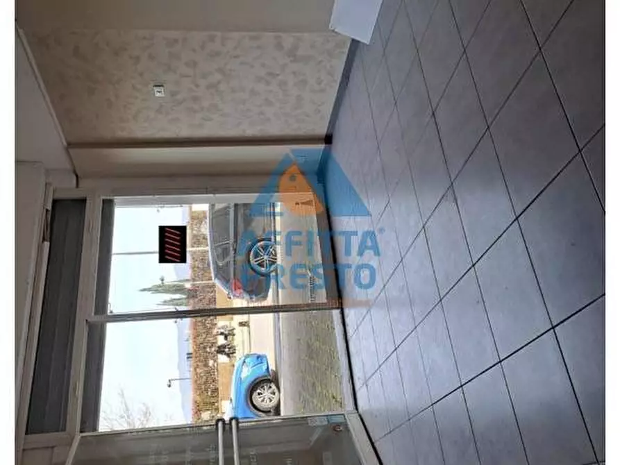 Immagine 3 di Attività commerciale in affitto  a Empoli