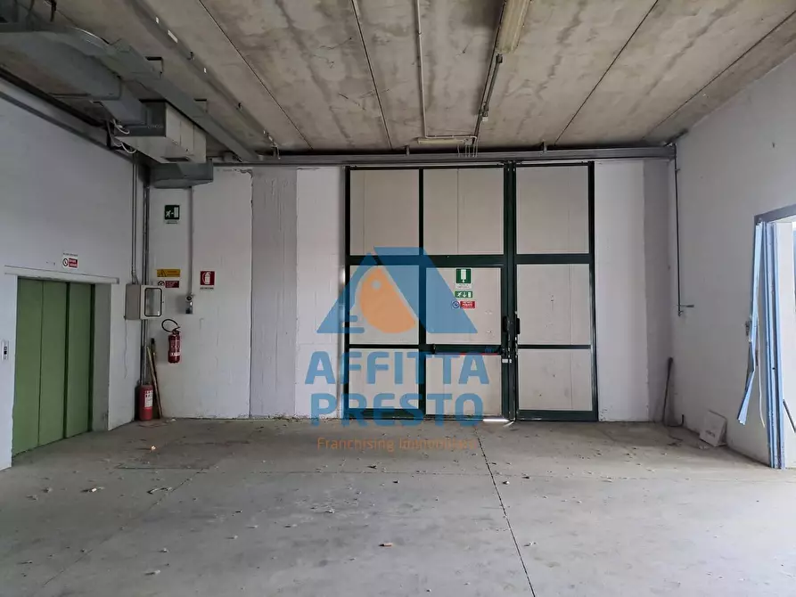Immagine 20 di Laboratorio in affitto  a Empoli