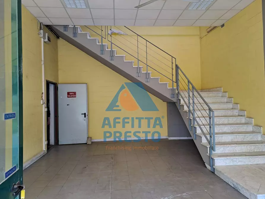 Immagine 20 di Laboratorio in affitto  a Empoli