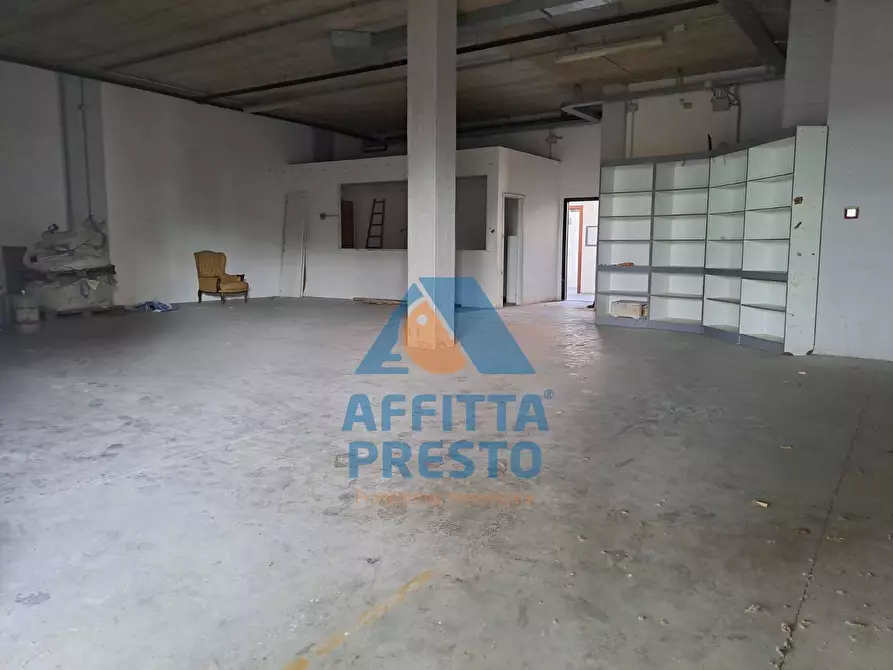 Immagine 21 di Laboratorio in affitto  a Empoli