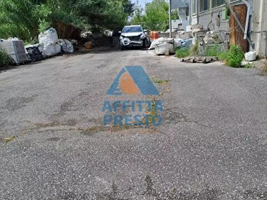 Immagine 24 di Laboratorio in affitto  a Empoli