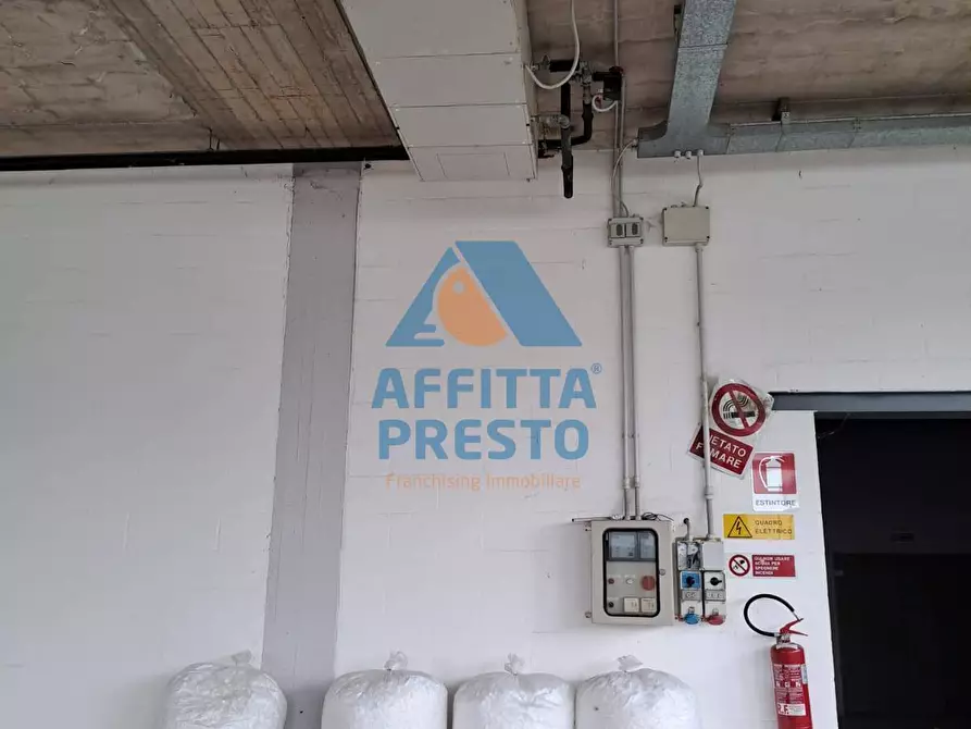 Immagine 13 di Laboratorio in affitto  a Empoli
