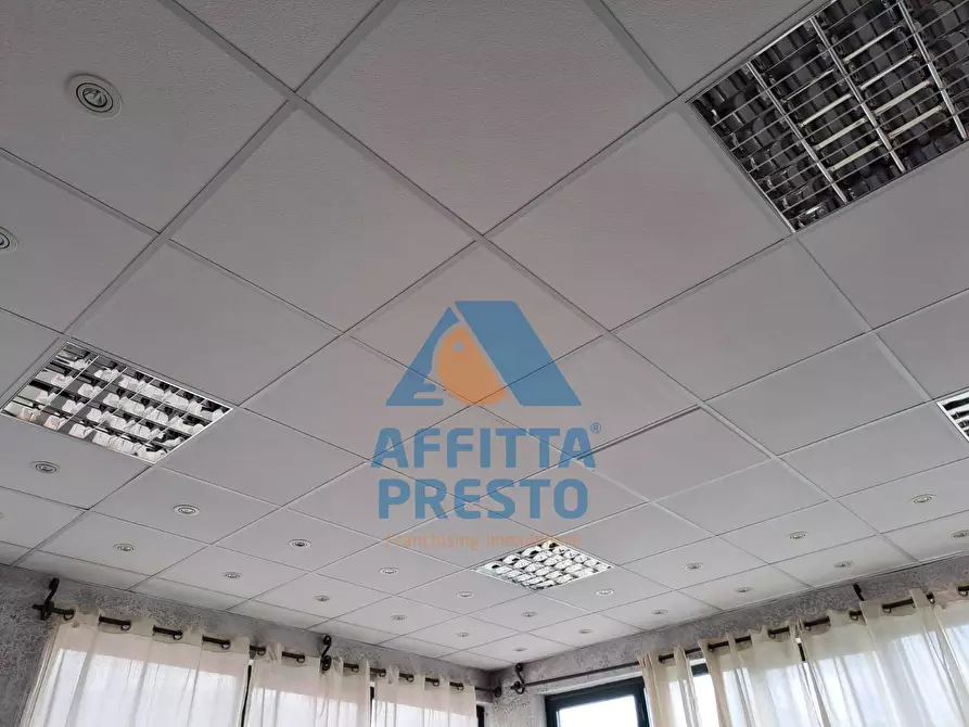 Immagine 25 di Laboratorio in affitto  a Empoli