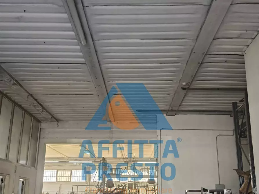 Immagine 1 di Attività commerciale in affitto  a Empoli