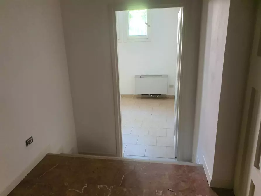 Immagine 11 di Appartamento in vendita  a Firenze