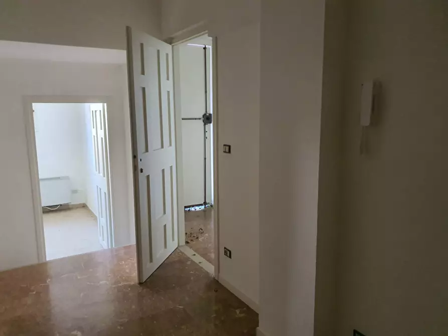 Immagine 12 di Appartamento in vendita  a Firenze