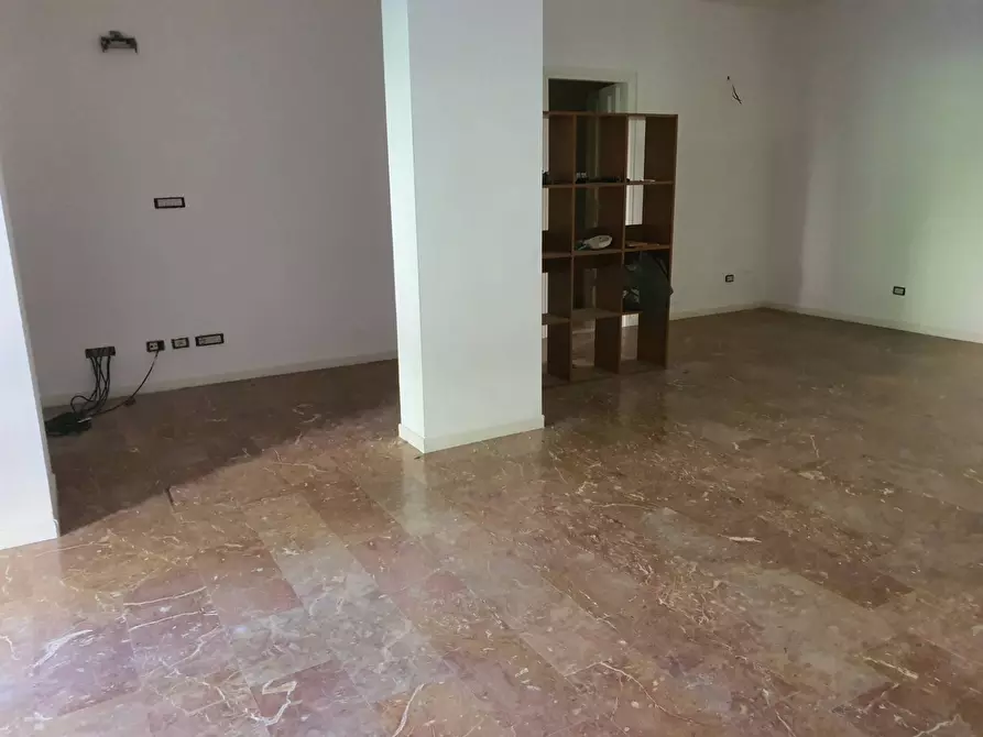 Immagine 13 di Appartamento in vendita  a Firenze