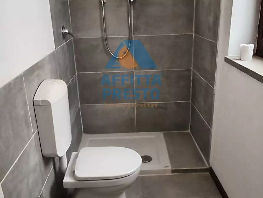 Immagine 2 di Camera in affitto  a Empoli