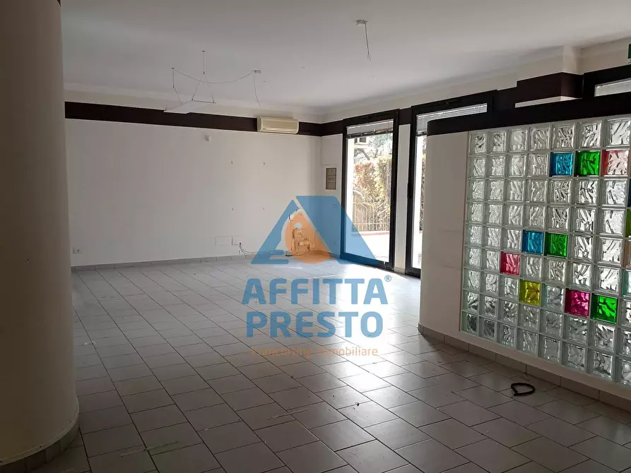 Immagine 1 di Attività commerciale in affitto  a Empoli