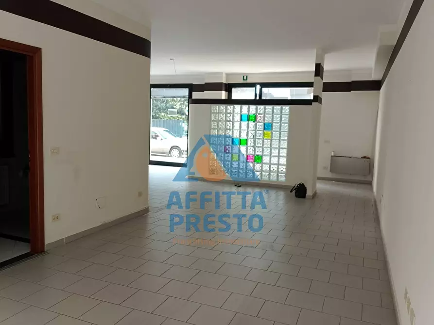 Immagine 2 di Attività commerciale in affitto  a Empoli