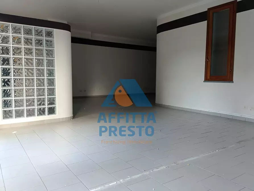 Immagine 4 di Attività commerciale in affitto  a Empoli