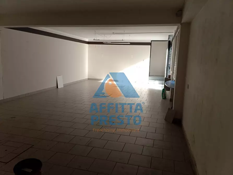 Immagine 8 di Attività commerciale in affitto  a Empoli