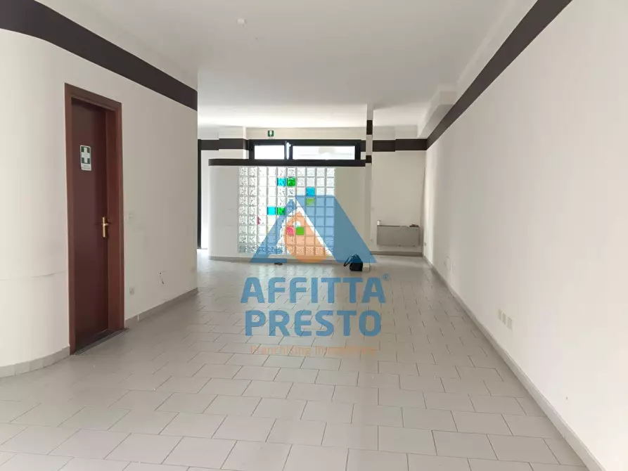 Immagine 11 di Attività commerciale in affitto  a Empoli