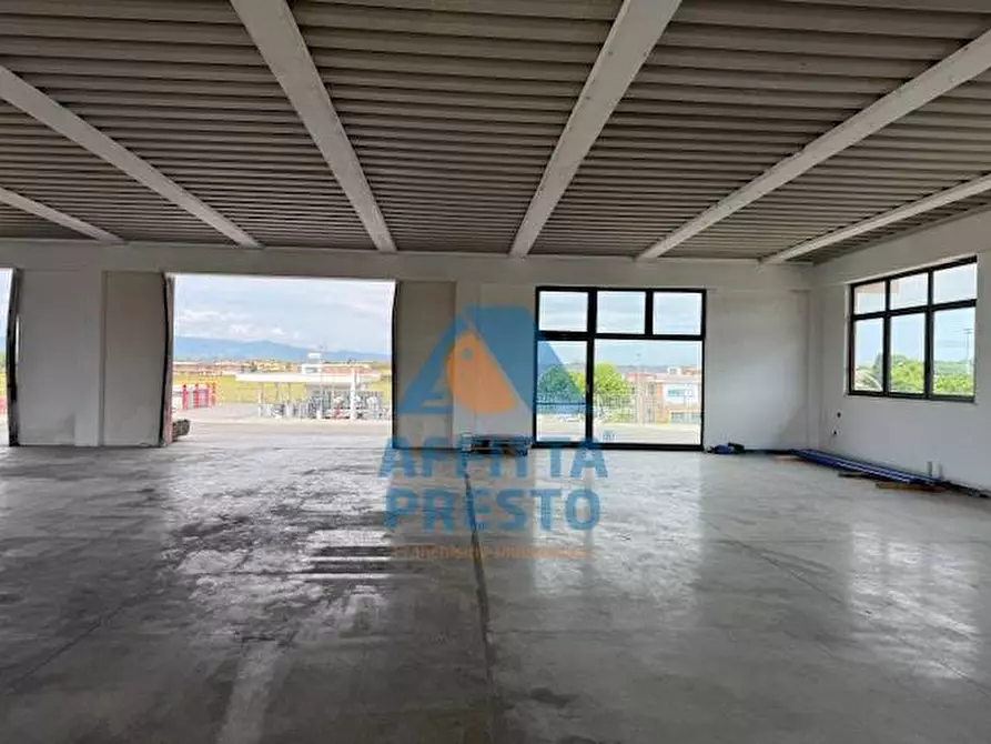 Immagine 4 di Attività commerciale in affitto  a San Miniato