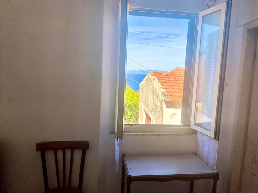 Immagine 42 di Appartamento in vendita  a Marciana