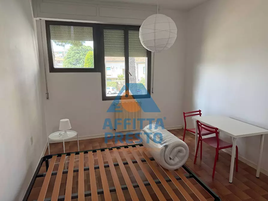 Immagine 4 di Camera in affitto  a Empoli