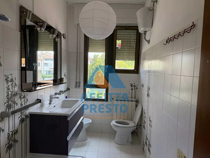 Immagine 6 di Camera in affitto  a Empoli