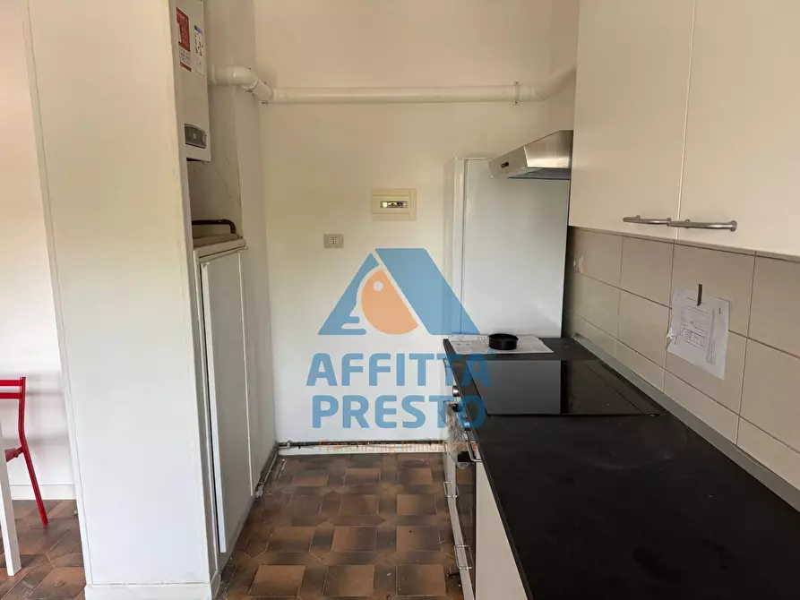 Immagine 11 di Camera in affitto  a Empoli