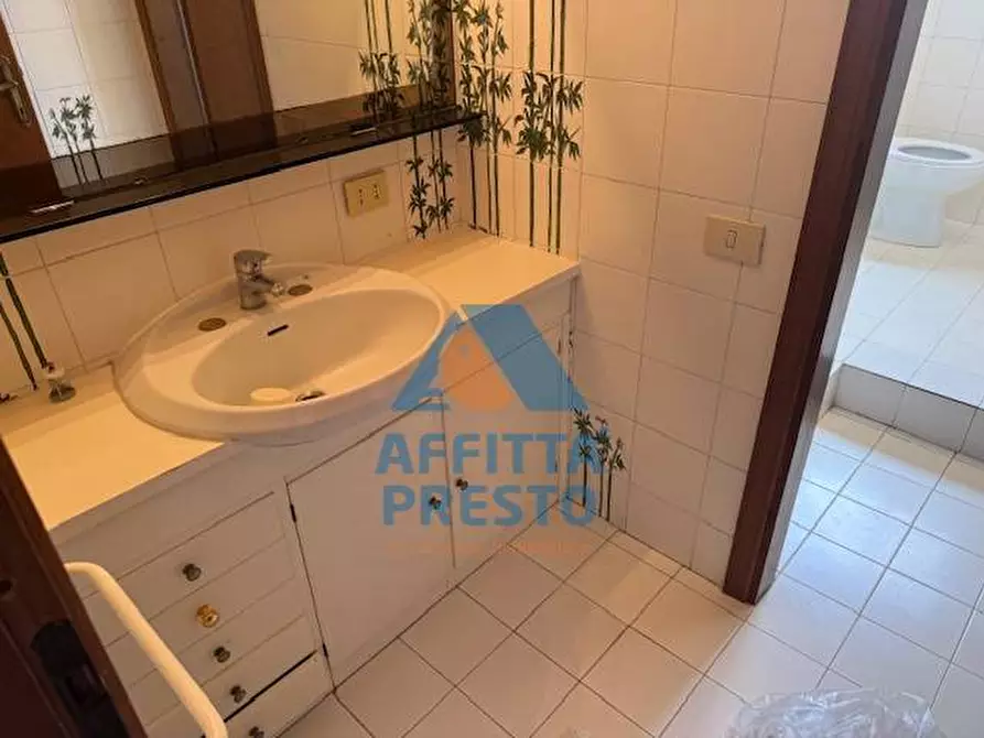 Immagine 9 di Camera in affitto  a Empoli